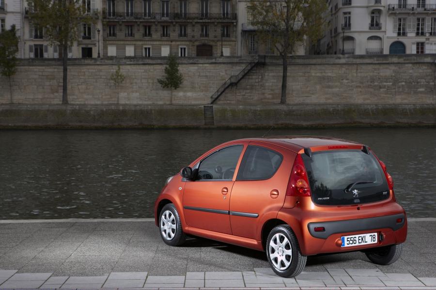  Peugeot 107 2009 года  (фото 28 из 30)